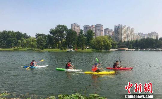 中国生态四项赛赛艇比赛在宿迁黄河故道进行。　刘林 摄